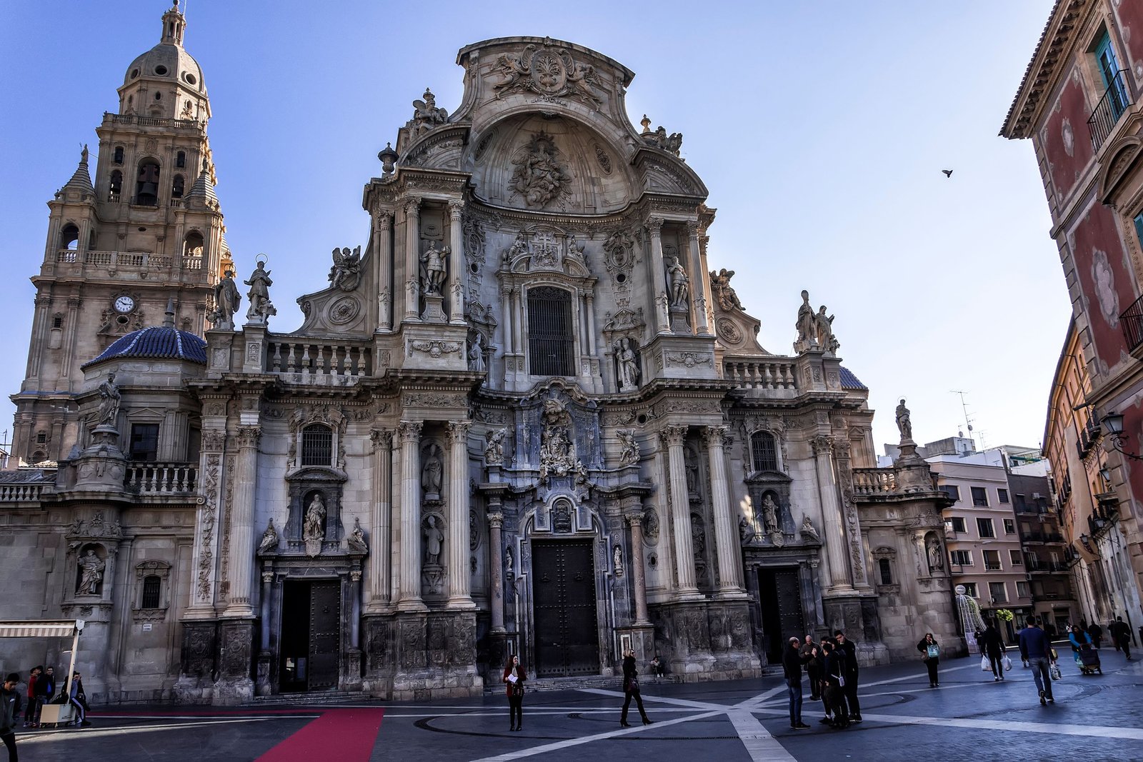 Walk Spain’s Cities: Cost & Walkability Guide